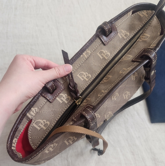 Dooney & Bourke Signature Quilt Medium Tote in Taupe/Brown - Picture 10 of 11